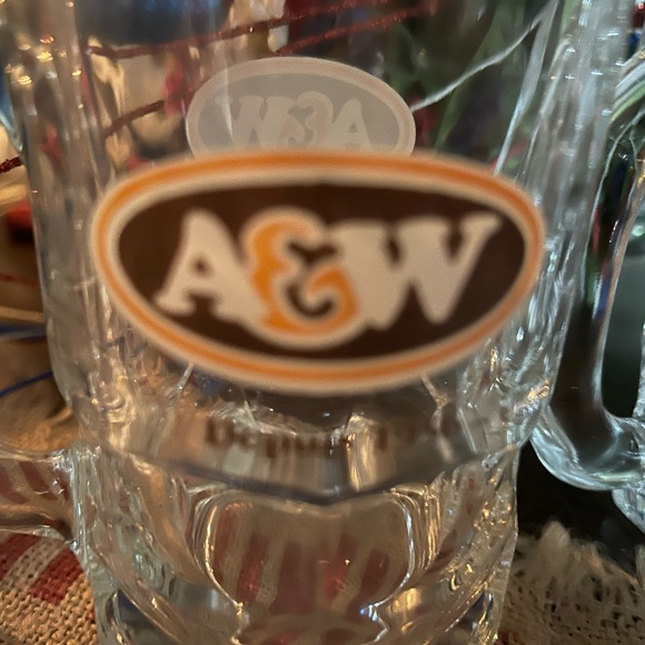 Vintage A&W mugs! Perfect for a root beer float on a hot summers day! - Picture 4 of 6